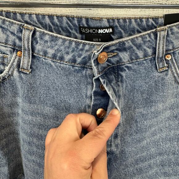 Fashion Nova Women's Go Back To The 90's Side Slit Button Fly Jeans Size 9 - Picture 6 of 9